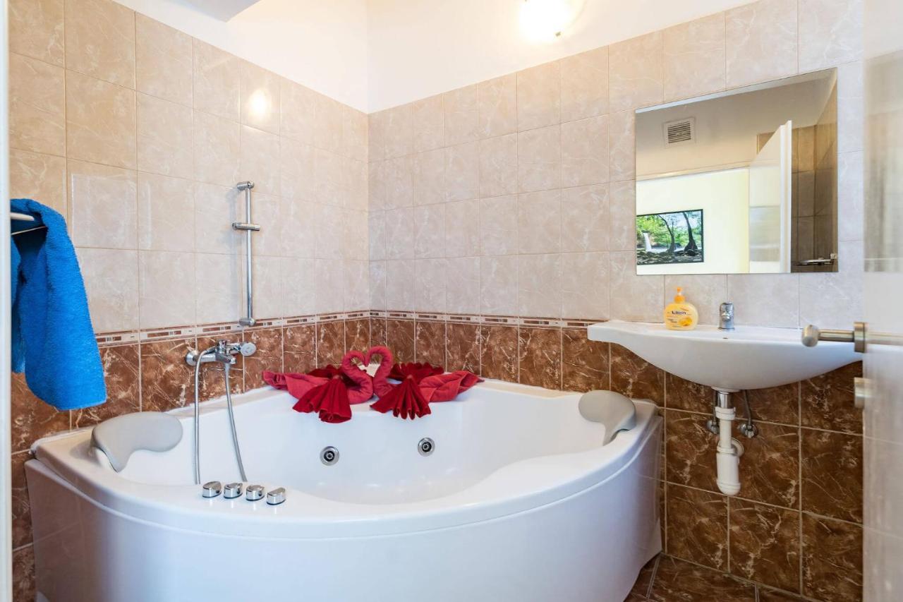 Apartman Exclusive Prague Whirlpool Kültér fotó